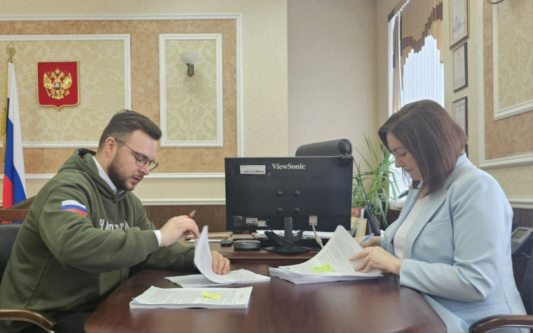 Управление Росреестра по Тульской области и Народный фронт подписали договор о передаче автомобилей для нужд СВО. Управление Росреестра по Тульской области и Народный фронт подписали договор о передаче автомобилей для нужд СВО.